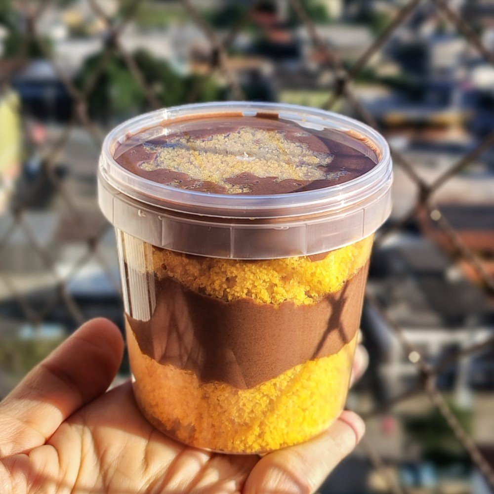 Bolo de cenoura com brigadeiro funcional